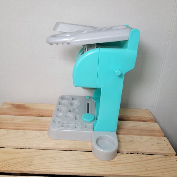 Play-Doh Cafe Kitchen Creation - Picture 8 of 9